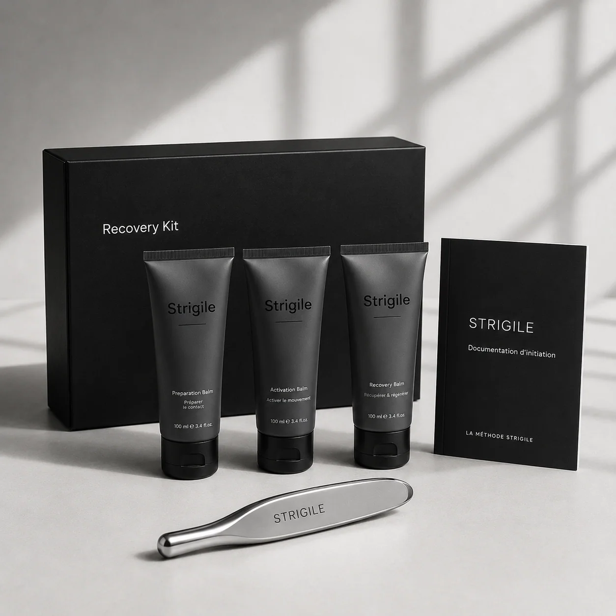 Recovery Kit : trois baumes, un instrument et le guide, en lumière naturelle